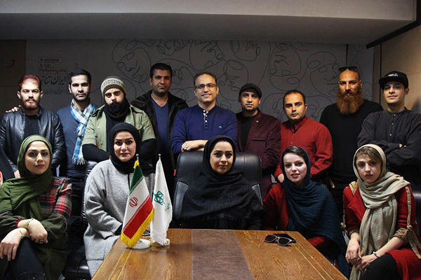 نشست اعضا گروه نمایش«یک هفته راه رفتن در بهشت» در ایران تئاتر
در این کار «من» وجود نداشت ؛ انتقاد از چند موضوع مهم