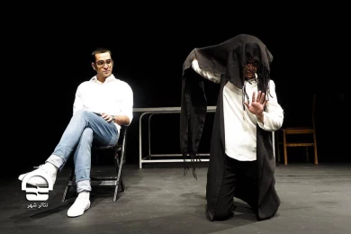 نمایش "هیچ کس رو محکم بغل نکن" - کارگاه نمایش
عکس: رضا معطریان