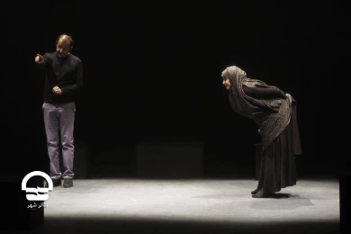 نمایش "برگشتن" - تالار چهارسو
عکس: رضا معطریان