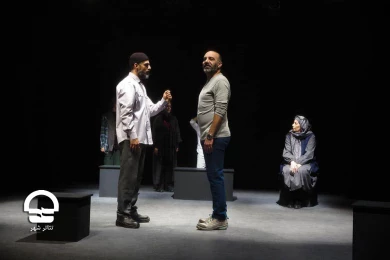 نمایش "برگشتن" - تالار چهارسو
عکس: رضا معطریان