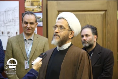 حجت الاسلام و المسلمین احمد مازنی در حاشیه تماشای نمایش «برگشتن»:

کمیسیون فرهنگی مجلس بر افزایش بودجه تئاتر تاکید دارد