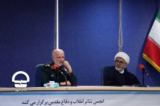 محفل «نمایش خاطره» در تئاتر شهر  برگزار شد؛

سردار اسدی: هنرمندان می‌توانند درباره شهید سردار سلیمانی بهترین آثار را خلق کنند