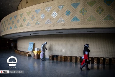 ضدعفونی و گندزدایی محوطه داخلی و خارجی مجموعه تئاتر شهر 
عکس :  حمید توکلی ( خبرگزاری فارس )