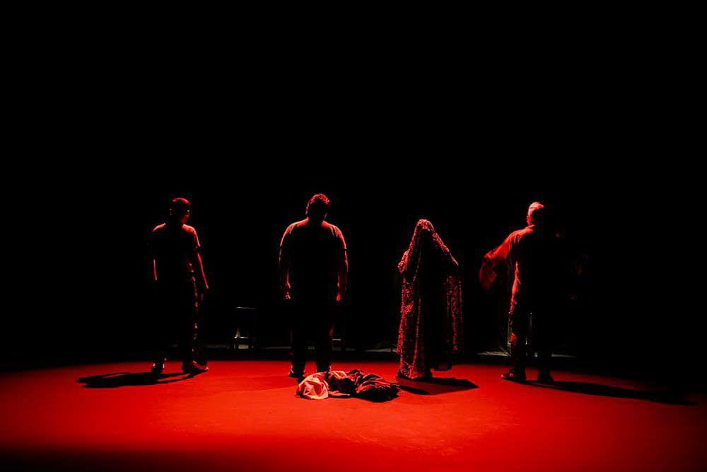 نمایش «جوادیه (بیست متری) - کارگردان : رضا بهرامی 
تالار قشقایی 
عکس: رضا معطریان