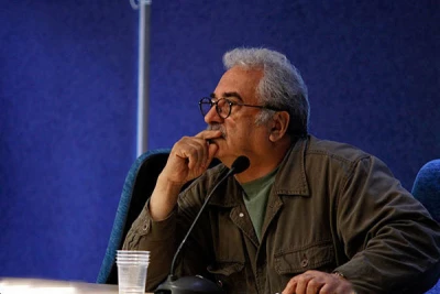 انتقاد هادی مرزبان از محیط بیرونی تئاتر شهر

کاش حرمت خانواده‌ها را نگه می‌داشتند!