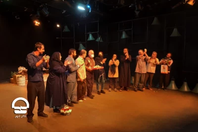 روز چهارشنبه 24 آذرماه صورت گرفت؛

اقدام ارزشمند گروه اجرایی نمایش «بابا آدم» در تالار چهارسو 
قدردانی از تلاش های «عموجلیلی» در تئاتر شهر