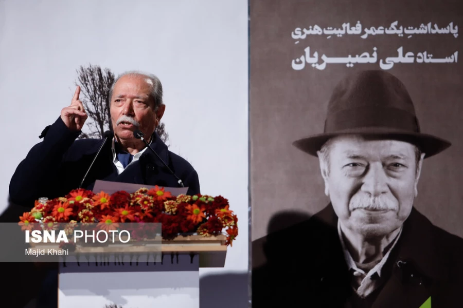 دو نمایش به صحنه رفته در تئاتر شهر آثار برگزیده منتقدان تئاتر شدند
اهدای تقدیرنامه عالی یونسکو به علی نصیریان 10