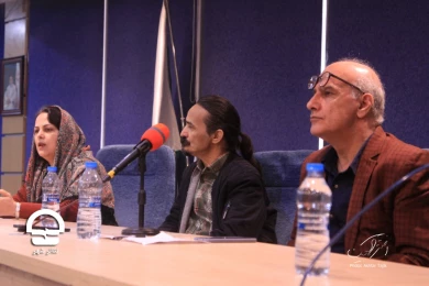 جلسه نقد و بررسی نمایش «خانه سیاه است»