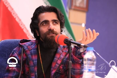 جلسه نقد و بررسی نمایش «خانه سیاه است»