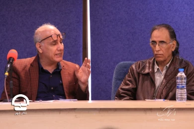 جلسه نقد و بررسی نمایش «خانه سیاه است»
