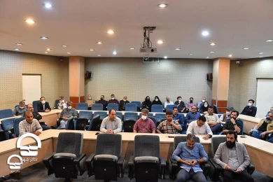 جلسه مدیر کل هنرهای نمایشی با کارکنان مجموعه تئاتر شهر 
عکس: کاوه کرمی