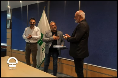 مراسم تکریم معاون اجرایی و مدیر هماهنگی تئاتر شهر 
عکس: حسن کریمخان زند