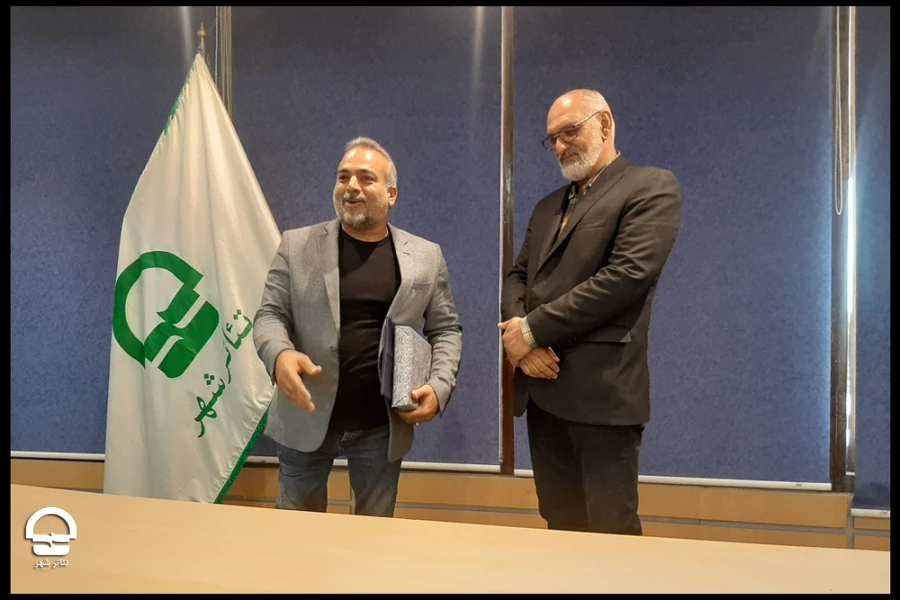 مراسم تکریم معاون اجرایی و مدیر هماهنگی تئاتر شهر 
عکس: حسن کریمخان زند
