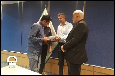 مراسم تکریم معاون اجرایی و مدیر هماهنگی تئاتر شهر 
عکس: حسن کریمخان زند