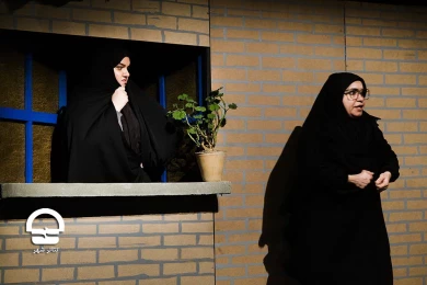 نمایش "پرواز با بالهای سوخته " - تالار قشقایی 
عکس: رضا معطریان