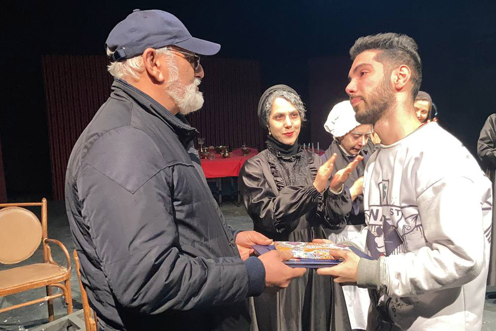 با قدردانی سید محمد جواد طاهری از گروه های اجرایی صورت گرفت؛

پایان اجرای چهار نمایش در تالارهای چهارسو، قشقایی و سایه تئاتر شهر