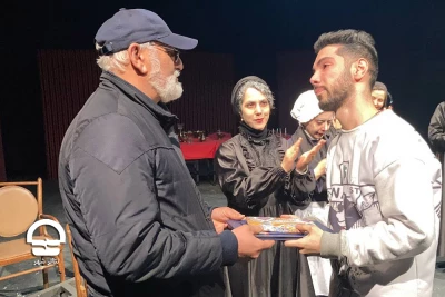 با قدردانی سید محمد جواد طاهری از گروه های اجرایی صورت گرفت؛

پایان اجرای چهار نمایش در تالارهای چهارسو، قشقایی و سایه تئاتر شهر