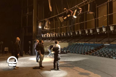 تلاش کارکنان برای آماده سازی تئاتر شهر برای میزبانی از آثار نمایشی جشنواره تئاتر فجر - 1 
عکس ها از پرویز گوهری راد ( روابط عمومی مجموعه تئاتر شهر )