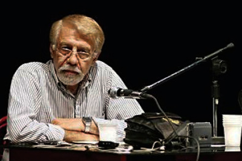 در سن 84 سالگی؛

احمد دامود دار فانی را وداع گفت