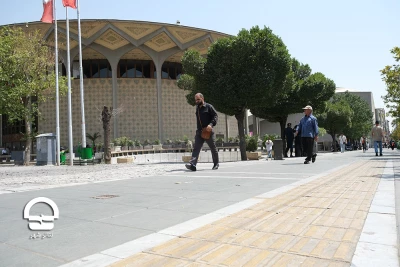 محوطه تئاتر شهر پس از جمع آوری دست فروشان خیابان ولیعصر
عکس:میلاد میرزاعلی
