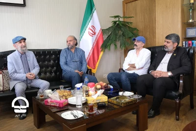نشست هم اندیشی هنرمندان با مدیران شهرداری تهران درباره پاکسازی حریم تئاتر شهر 
عکس : رضا معطریان