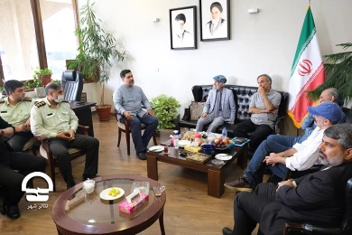 نشست هم اندیشی هنرمندان با مدیران شهرداری تهران درباره پاکسازی حریم تئاتر شهر 
عکس : رضا معطریان