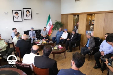 نشست هم اندیشی هنرمندان با مدیران شهرداری تهران درباره پاکسازی حریم تئاتر شهر 
عکس : رضا معطریان