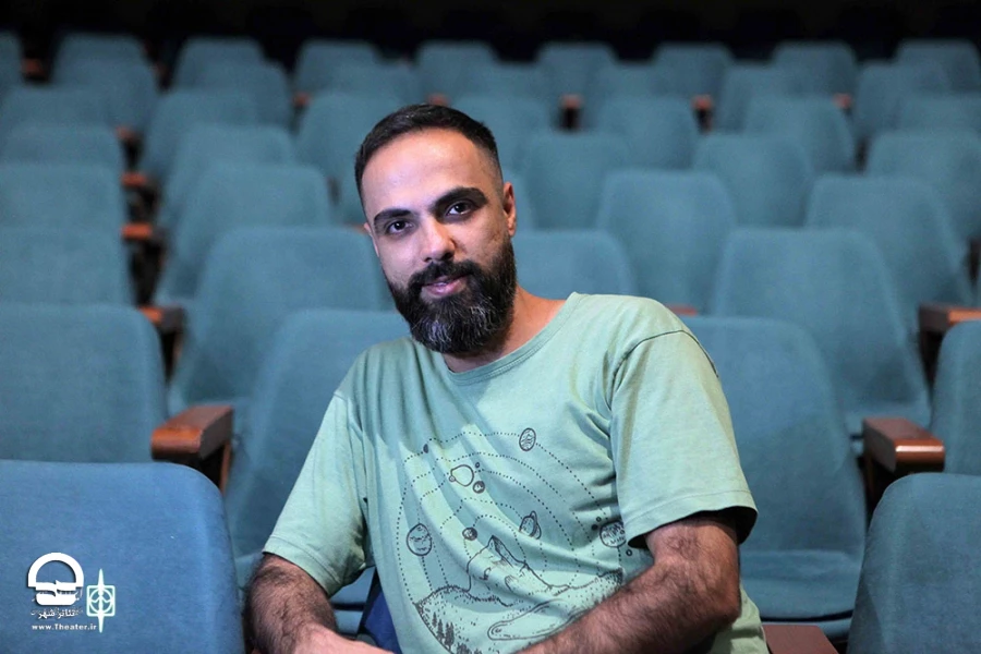 به تماشای تئاتری که رویکرد سیاسی - اجتماعی دارد 
چالش های یک کارگردان درباره زندگی انسان در دنیای معاصر 2