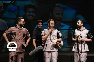 در گفتگو با کارگردان نمایش مطرح شد؛

«حرفه‌ای» خودش برای خودش تبلیغ می‌کند
 ماجرای یک گروگان‌گیری