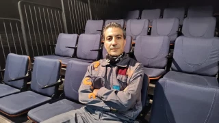 گفتگو با مجید شکری ، نویسنده و کارگردان نمایش "کسی برای یک گوریل غمگین کاری نمی کند"

بسیاری از تماشاگران، نمایش ما را شبیه زندگی خود می‌دانند