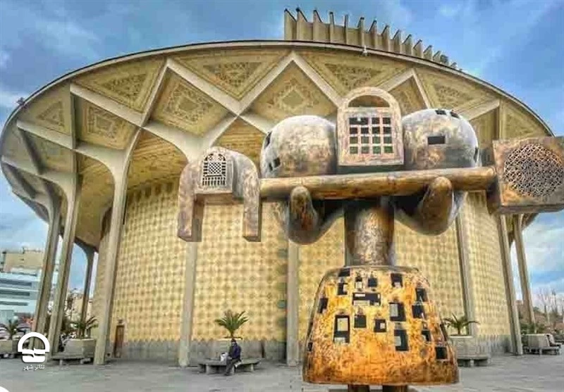 «مامان»، «پدر» و آواز «عاشقانه دختر دیوانه»! 2